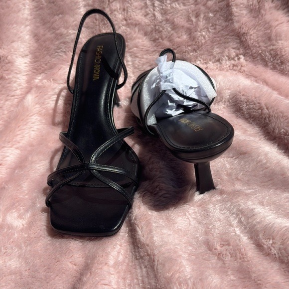 Fashion Nova Shoes - 🖤 Black Fashion Nova strappy heels – NEW